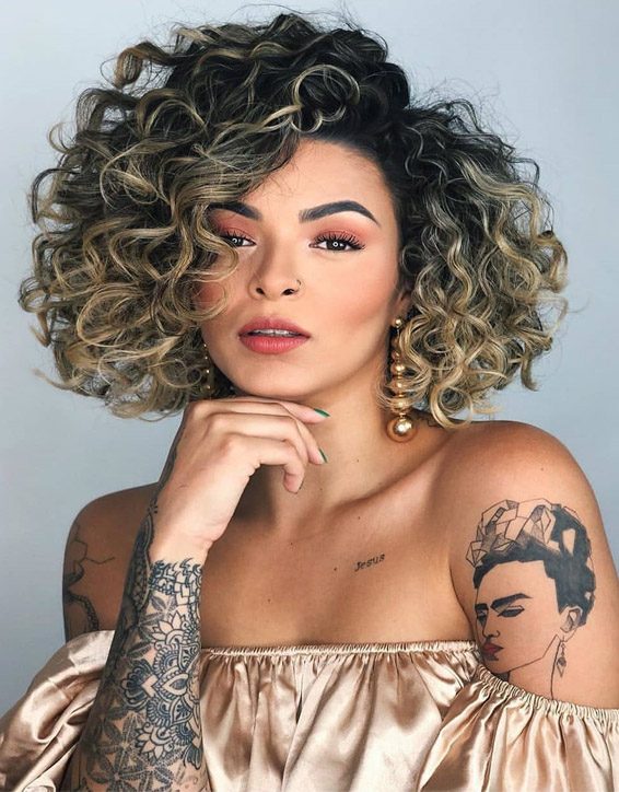 Stunning Ideas of Short Curly Haircuts for 2020 | Stylezco (566 x 724 Pixel)